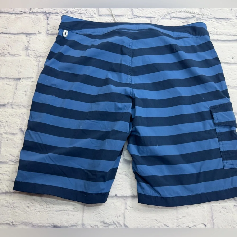 J. Crew Men’s Horizontal Stripe Swim Board Shorts in Navy & Sky Blue. Size 32/M